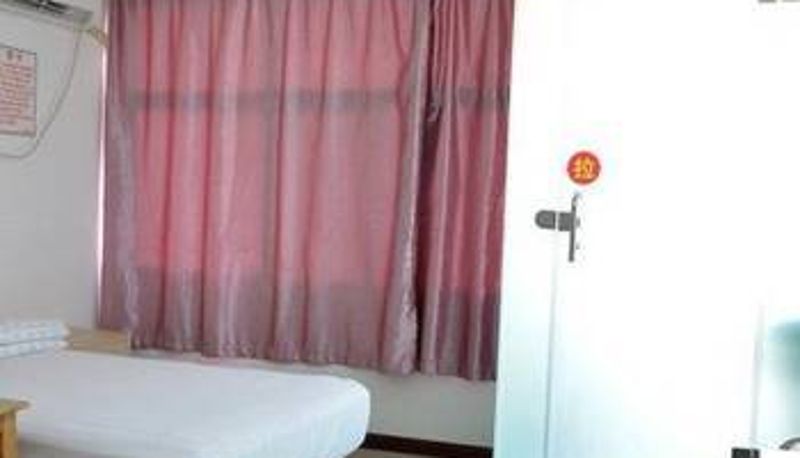 Camera - Radio Hotel