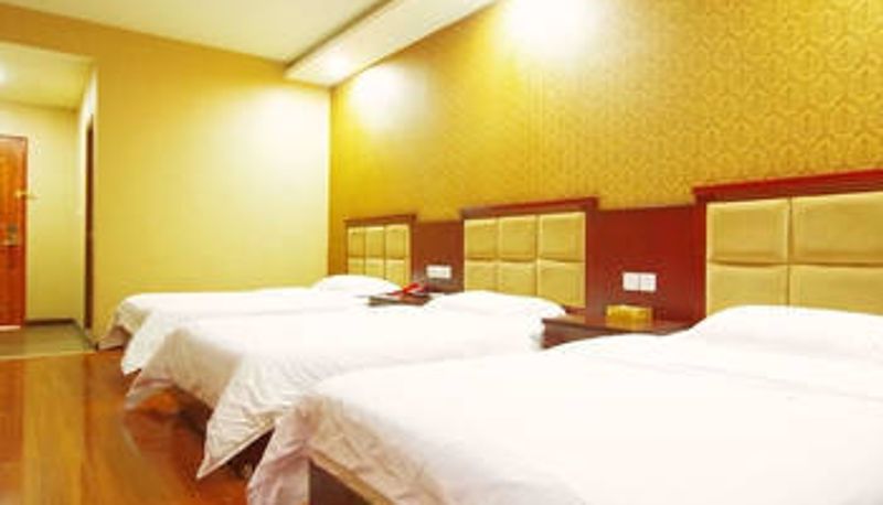 Zimmer - Goston Hotel (Leshan Giant Buddha Scenic Area Store)