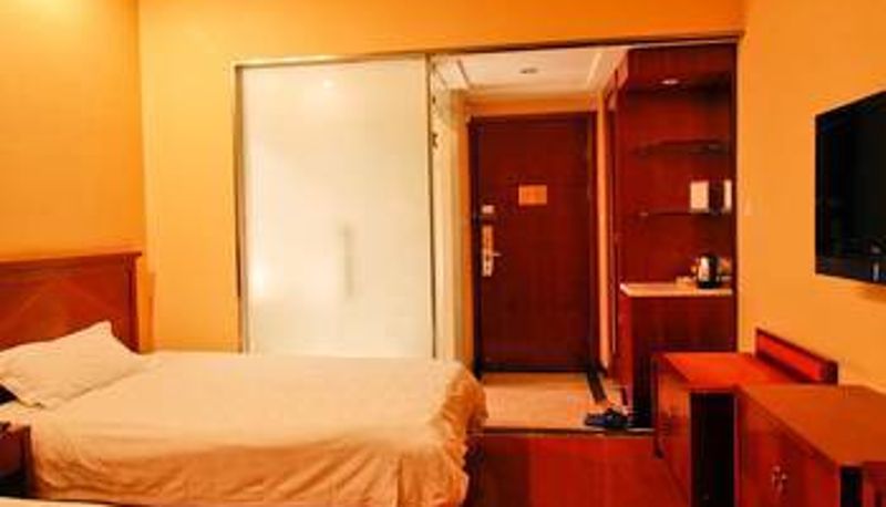 Zimmer - Greenhouse Smart Choice Hotel (Zhusitan Subway Station Branch of Hefei Railway Station International Automobile City)
