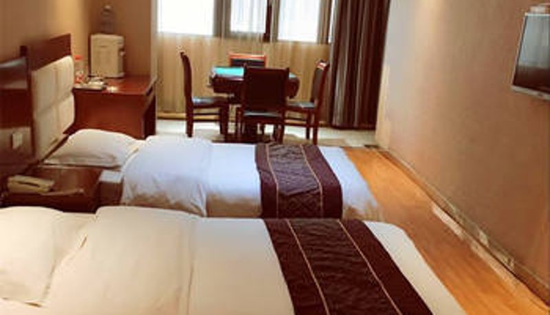 Kamer - Moma Hotel (Rainbow Store)