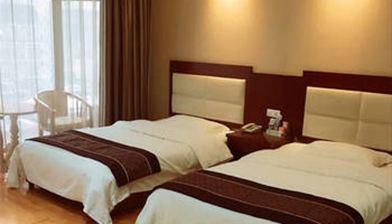 Kamer - Moma Hotel (Rainbow Store)