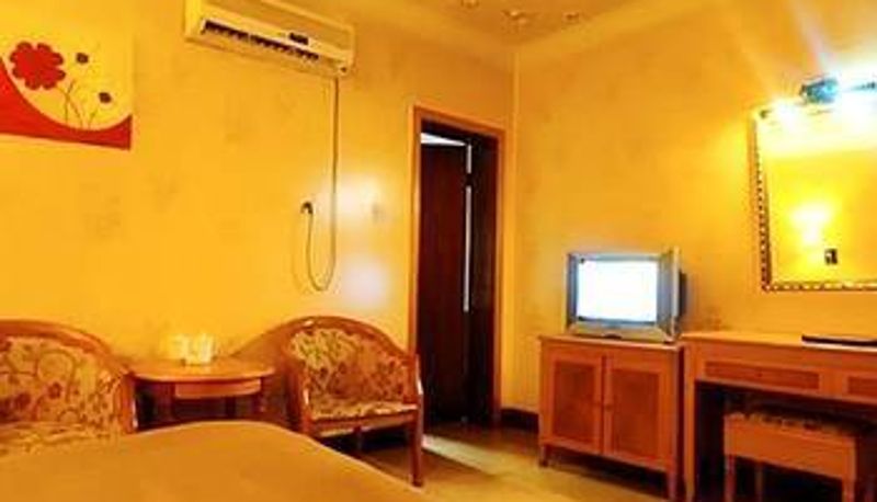 Camera - Jinding Hotel (Railway Station Store)