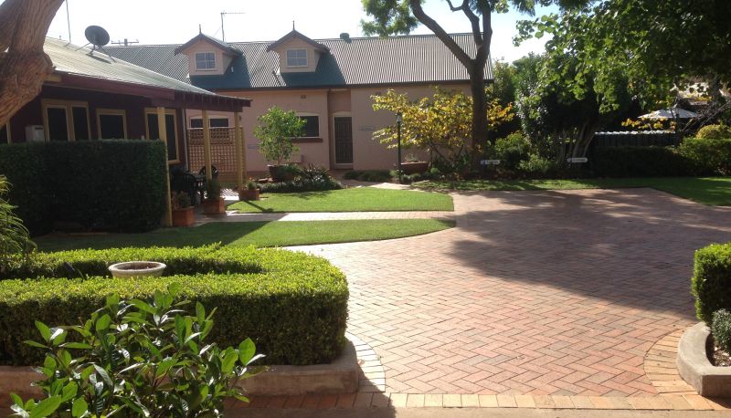 Exterior view - Country Apartments