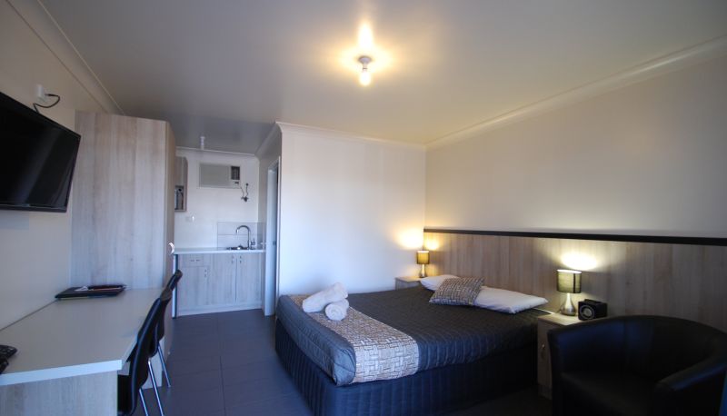Camera business - Starline Motor Inn