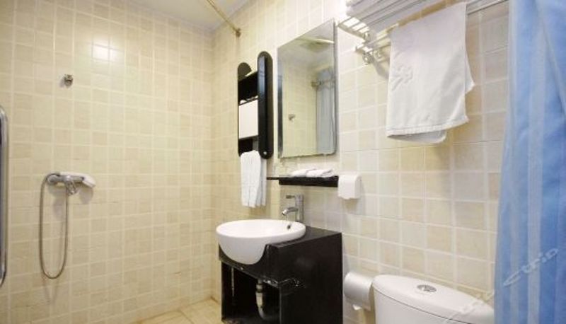 Innenbreich - West Lake Spring Business Hotel Yibin