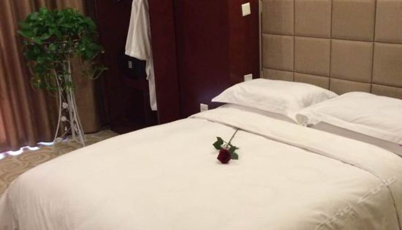 Suite - Oriental Paradise Hotel