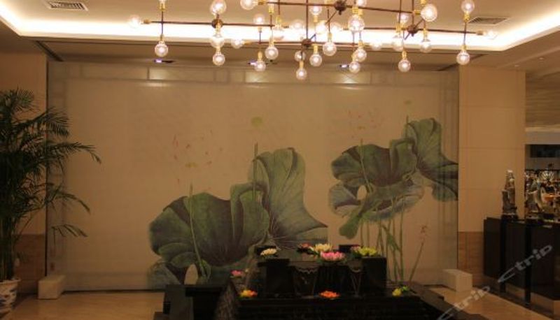 Suite - New Overseas Chinese Hotel