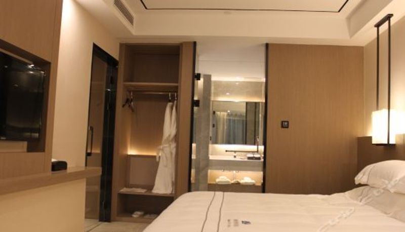 Suite - Newman City Hotel (Huzhou Yishang Street)