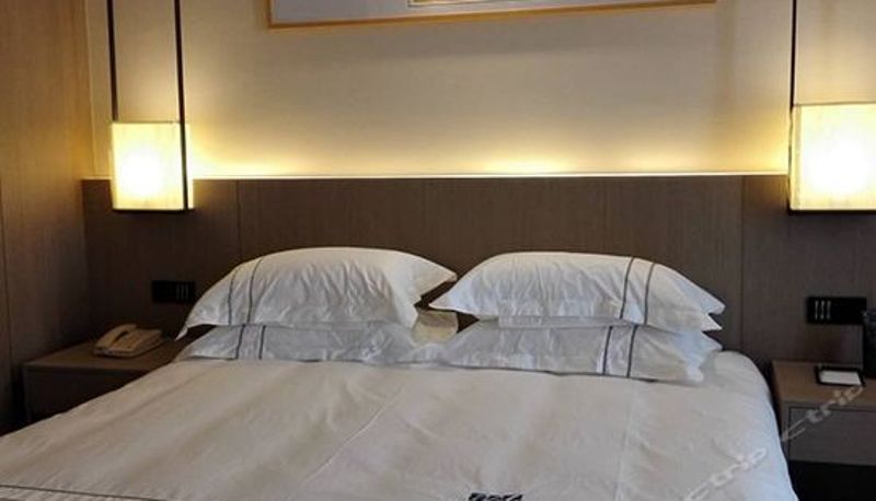 Suite - Newman City Hotel (Huzhou Yishang Street)
