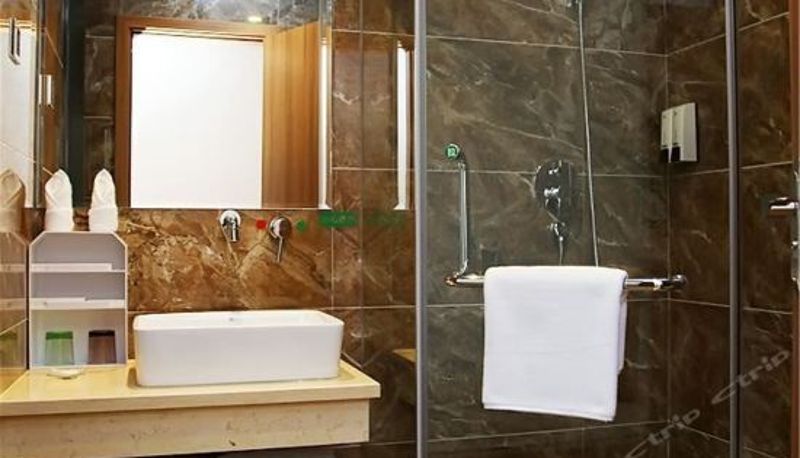 Suite - Emma Riess Hotel