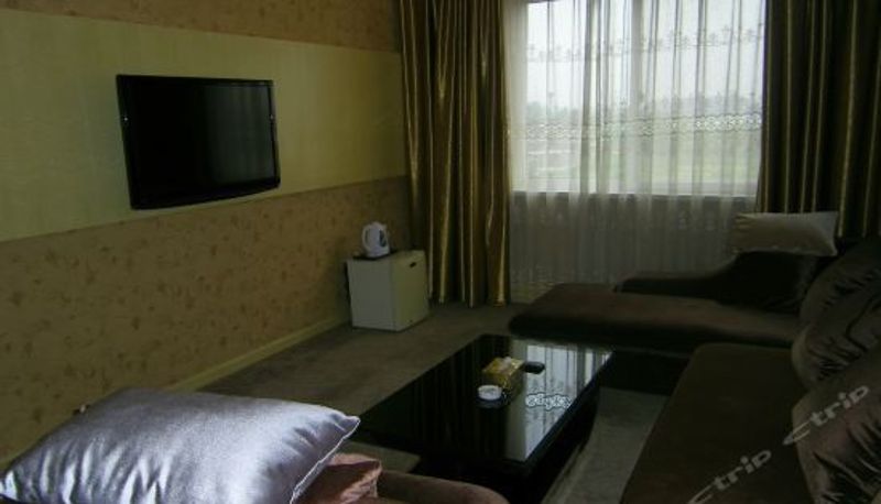 Suite - Yurong Shanzhuang Hotel