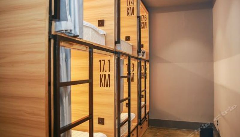 Dreibettzimmer - L Stay Hotel