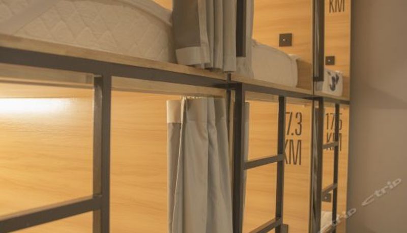 Dreibettzimmer - L Stay Hotel