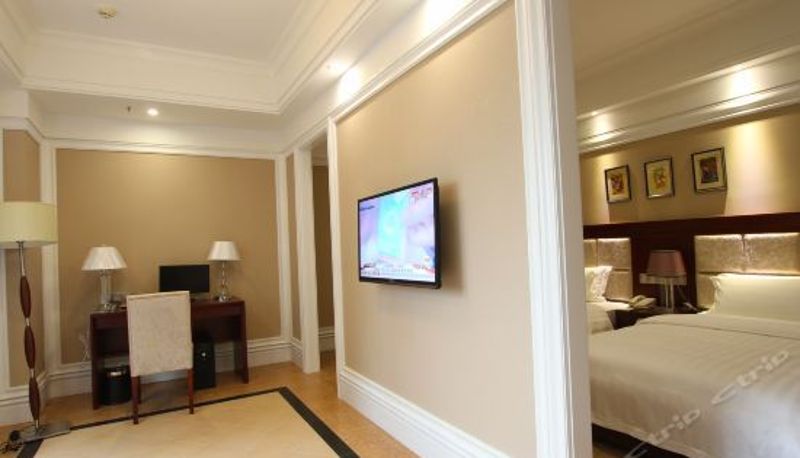 Suite - Joyous Hotel