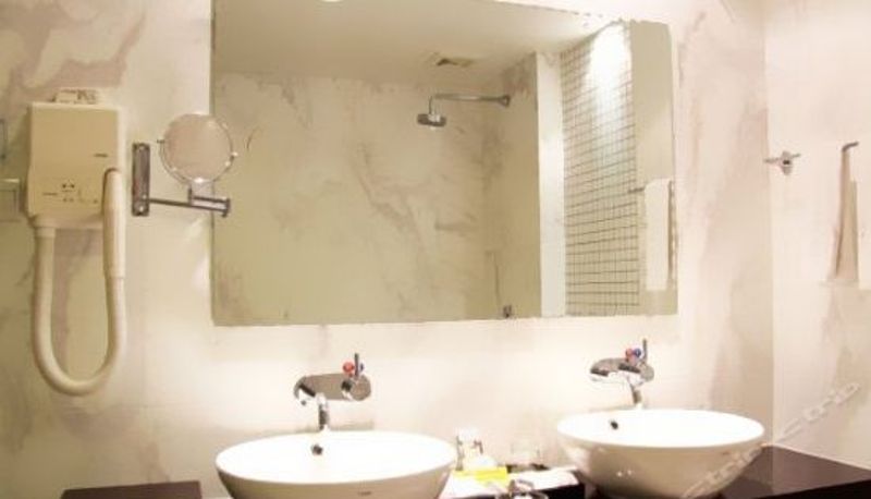 Suite - Golden Eagle Hotel