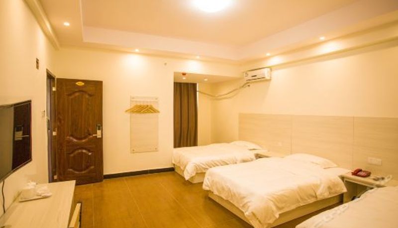 Tripla - Mingren Hotel (Sanya Qianguqing)