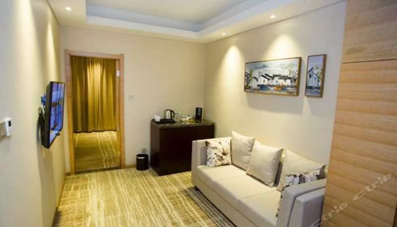 Suite - Qingdao Airport Fuhua Hotel (Hong Kong Middle Road)