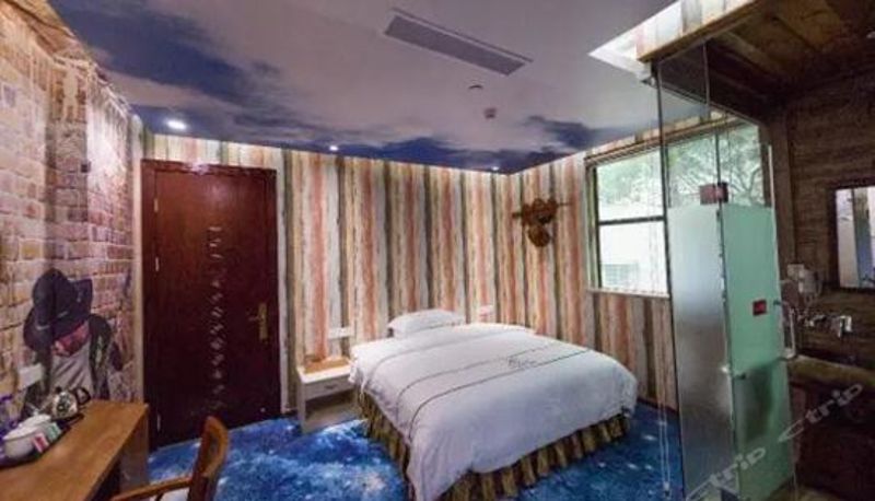 Camera superior - X · F · Teng Art Hotel