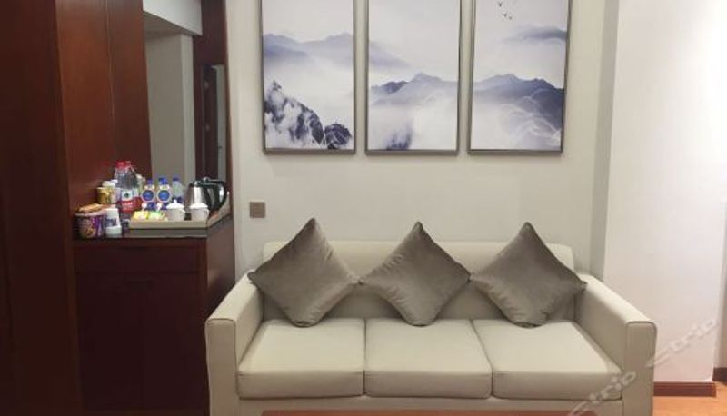 Suite - Duofuduo International Hotel