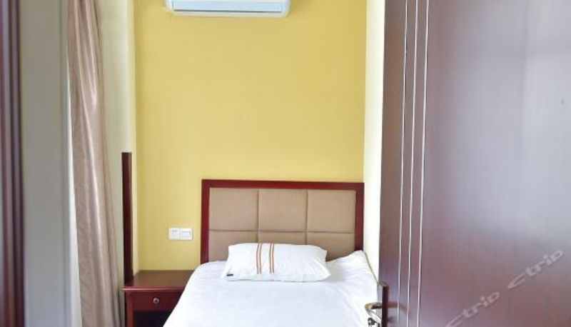 Habitación triple - Meilun Business Hotel