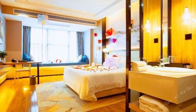Business room - H Hotel (Chongqing Aegean Sea Shopping Plaza)