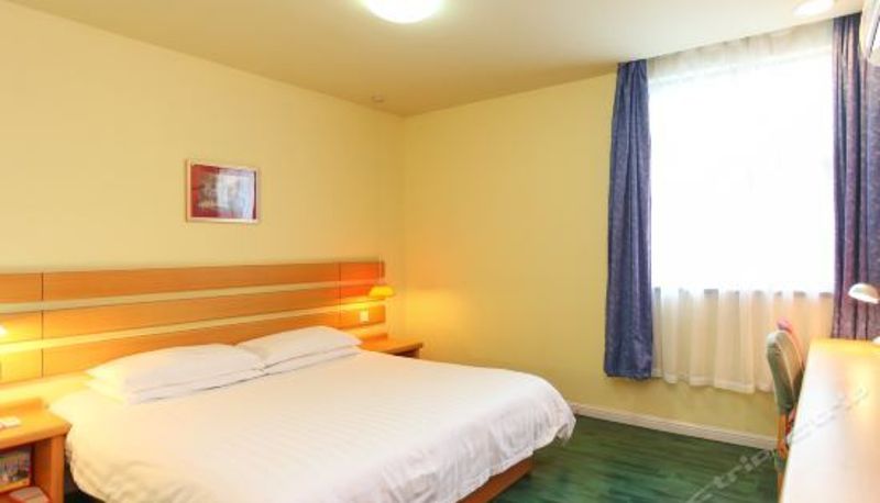 Camera business - Home Inn Lianyungang North Tongguan Road Pedestrian Street Branch