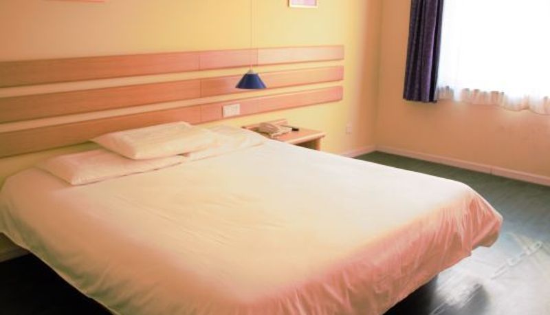 Camera business - Home Inn (Yingkou Bayuquan Kunlun Street)