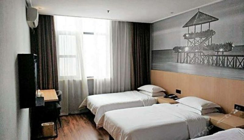 Dreibettzimmer - EKA Hotel (Jiaozuo Wanfangqiao)