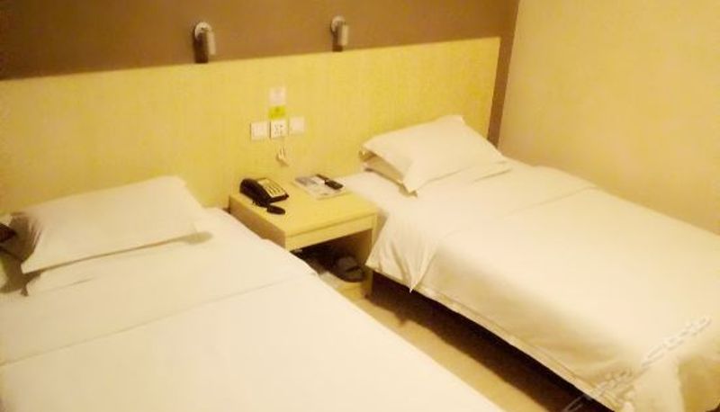 Standardzimmer - EKA Hotel (Jiaozuo Wanfangqiao)