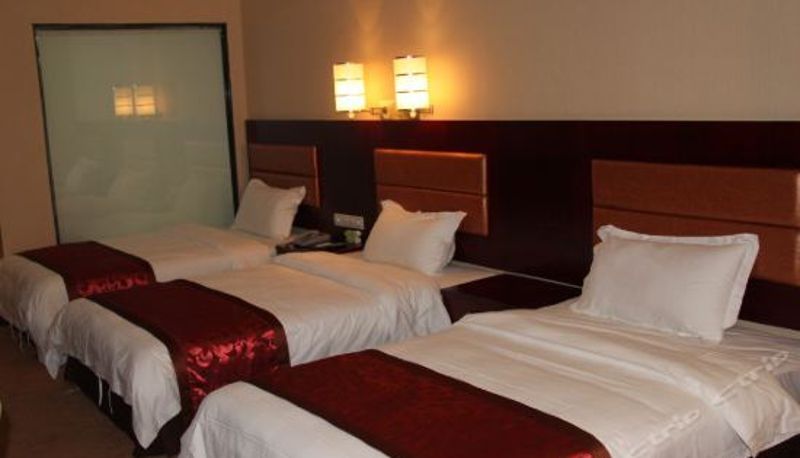 Habitación triple - Meihuawan Hotel