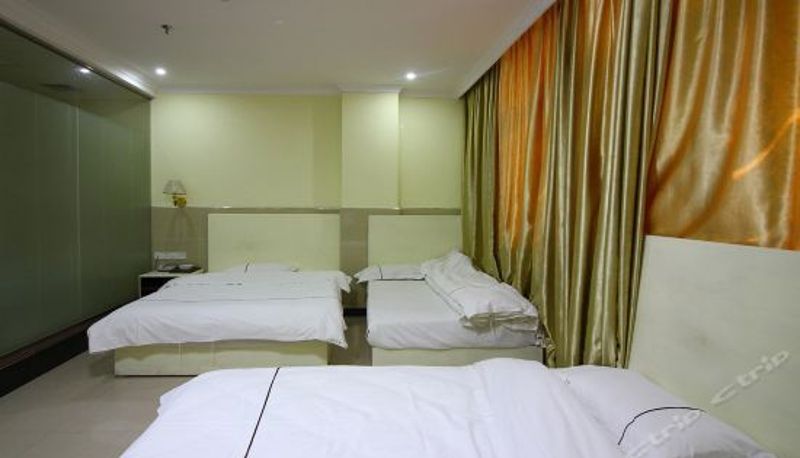 Dreibettzimmer - Huachuang Hotel