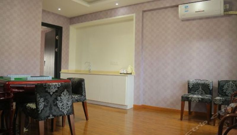 Suite - City 118 Chain Inn Huangshan High Speed Rail Station