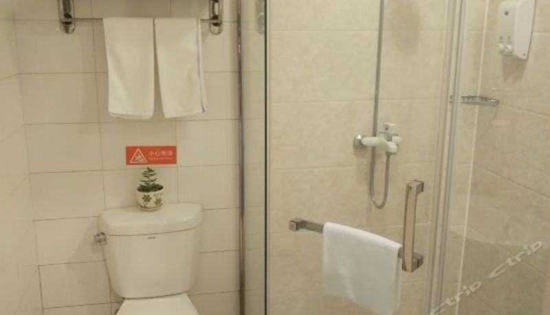 Dreibettzimmer - 驿居酒店(连云港海昌南路步行街店)