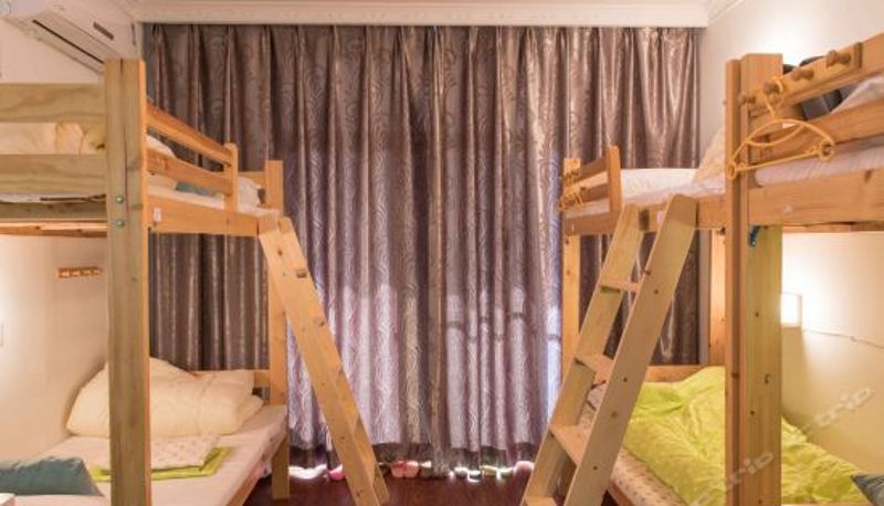 Dreibettzimmer - Zhoushan Donghai Hostel