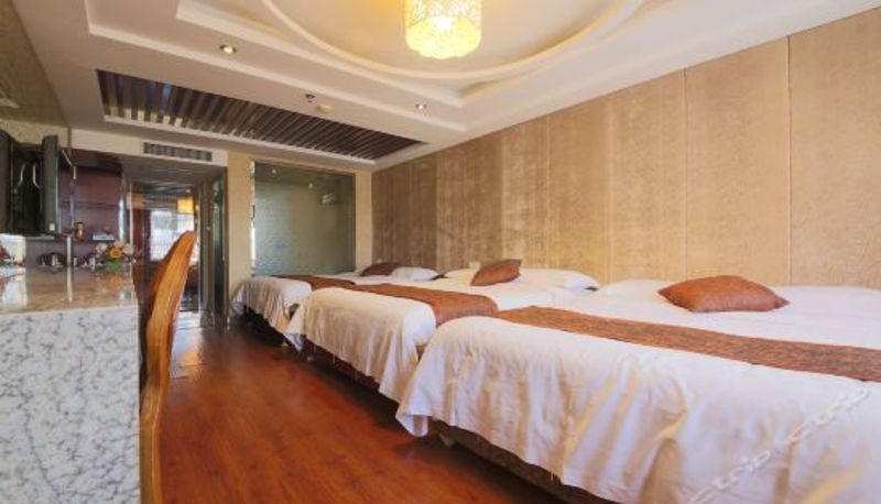 Dreibettzimmer - Tropical Rain Forest Business Hotel