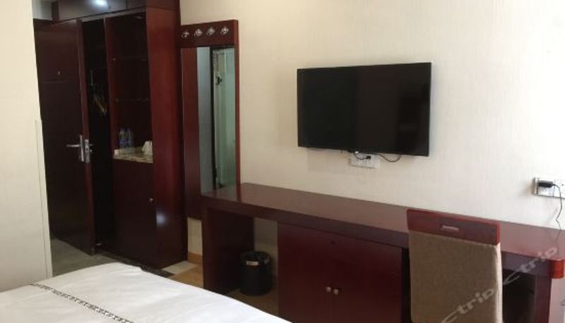 Camera business - Shell Hotel