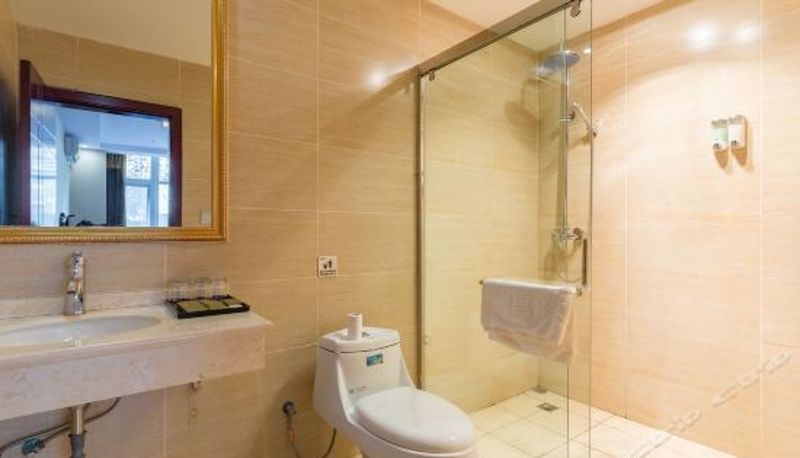 Tripla - Shanyuan Hotel (Chongqing Jiangbei Airport Southwest University of Political Science and Law)