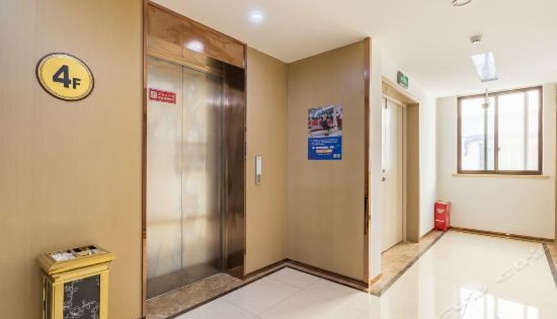 Reception - Hangtian Hotel
