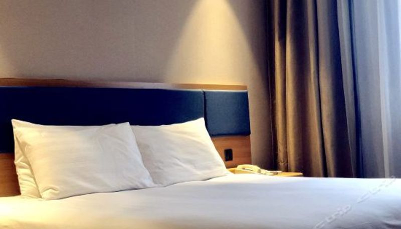 Business-kamer - Home Inn (Chongqing Shapingba Railway Station ARC Central Plaza)