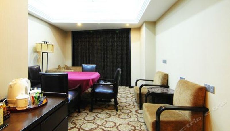Suite - Jurong Hotel
