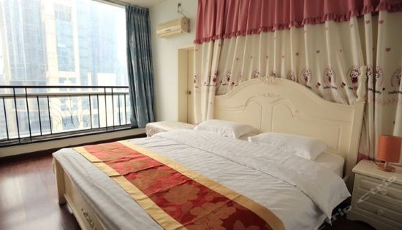 Dreibettzimmer - Yawen Apartment Hotel (Chongqing Jiefangbei Didu Plaza)