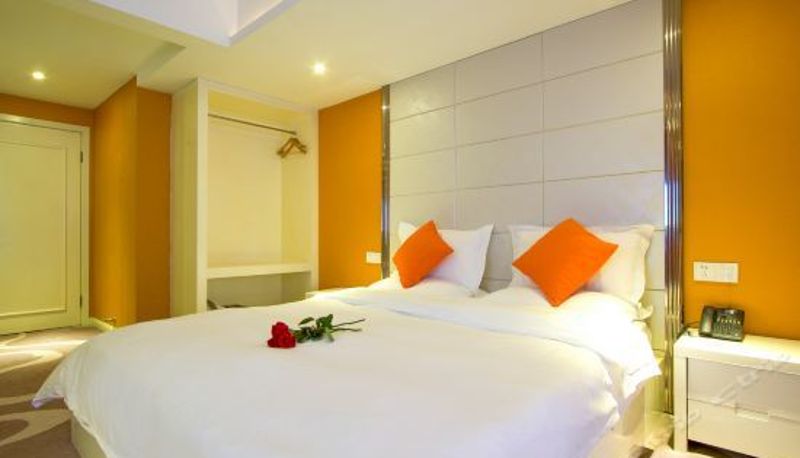 Suite - VTO Scene Hotel