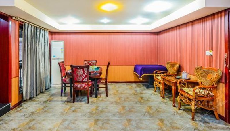Suite - Sunny Longtime Inn