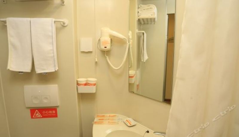 Interior view - Home Inn (Chongqing Jiefangbei Chaotianmen Xiaoshizi Metro Station)