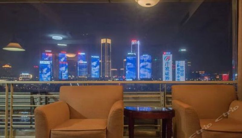 Suite - Kai Lun Hotel (Chongqing Hongyadong)