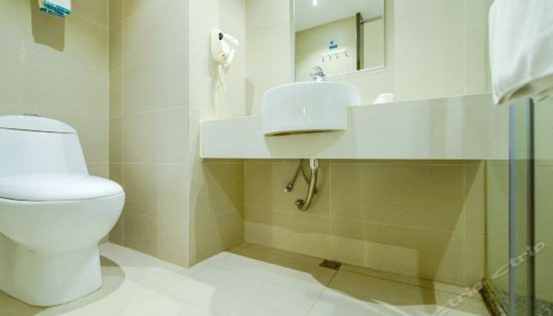 Camera business - City Comfort Inn (Chongqing Yangjiaping Pedestrian Street Light Rail Station)