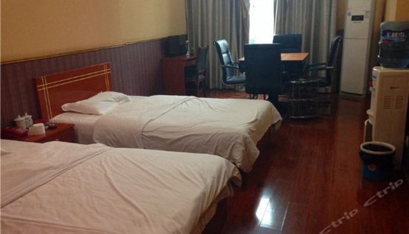 Standardzimmer - New World Business Hotel
