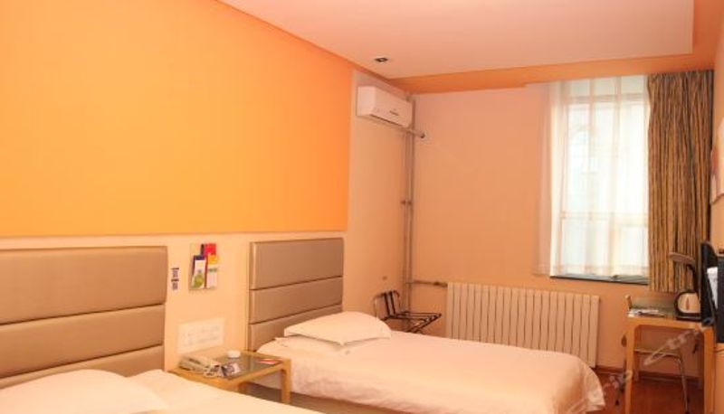 Chambre triple - Ginza Grand Hotel(Yantai South Street Railway Station Store)