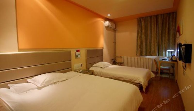 Chambre triple - Ginza Grand Hotel(Yantai South Street Railway Station Store)
