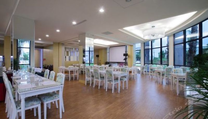 Widok na zewnątrz - 台南南科赞美酒店(原南科商务旅馆)